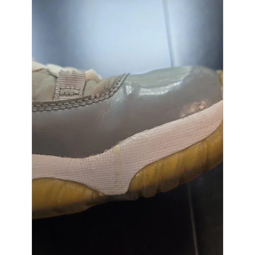 Size 9 - Air Jordan 11 Retro 2010‎ Cool Grey